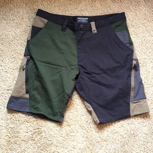 686 men's anything hybrid cargo shorts Size 34 multicolored